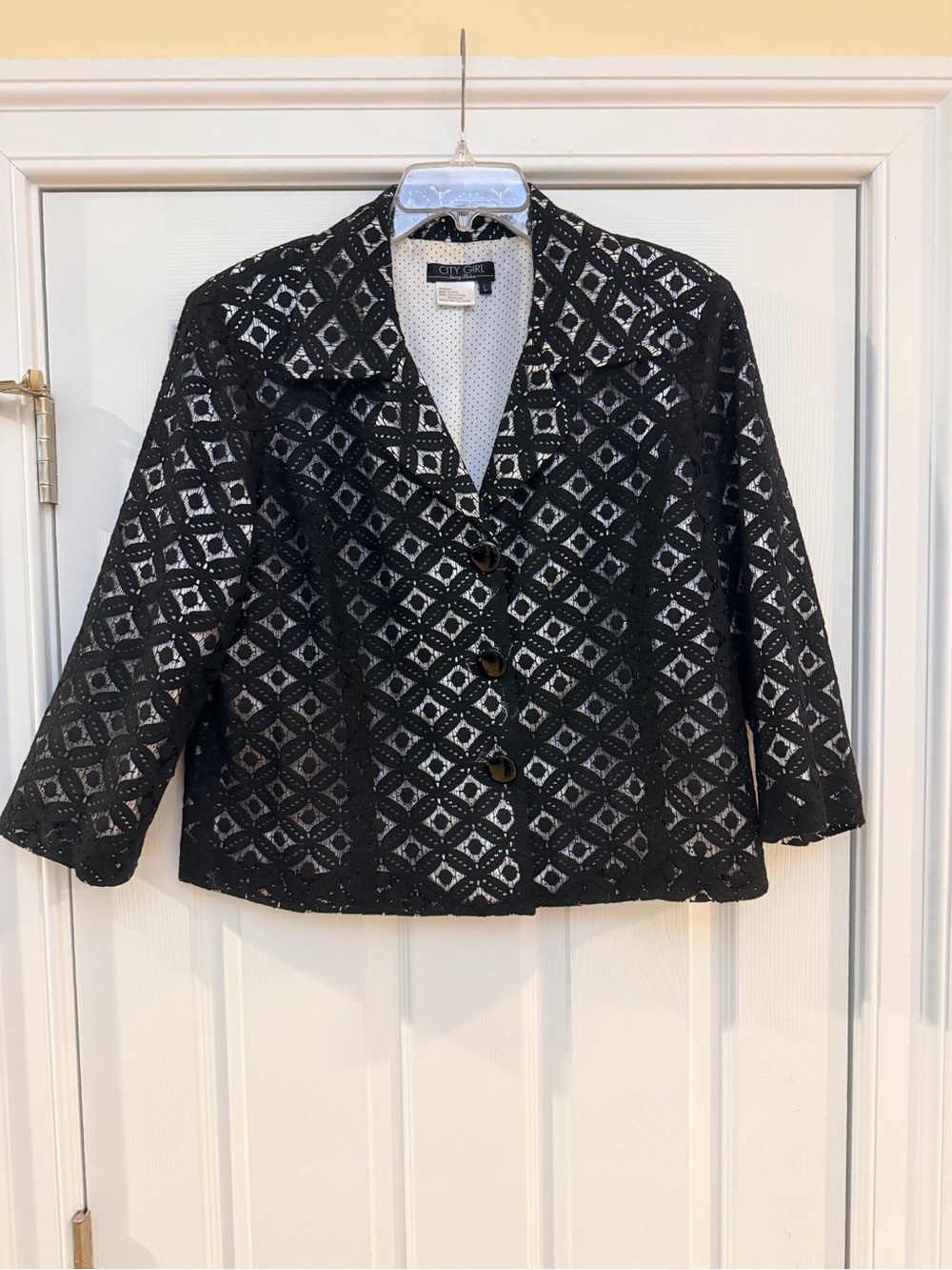 Ladies Size Large "City Girl by Nancy Bolen" Black Lace Geometric Cropped Jacket